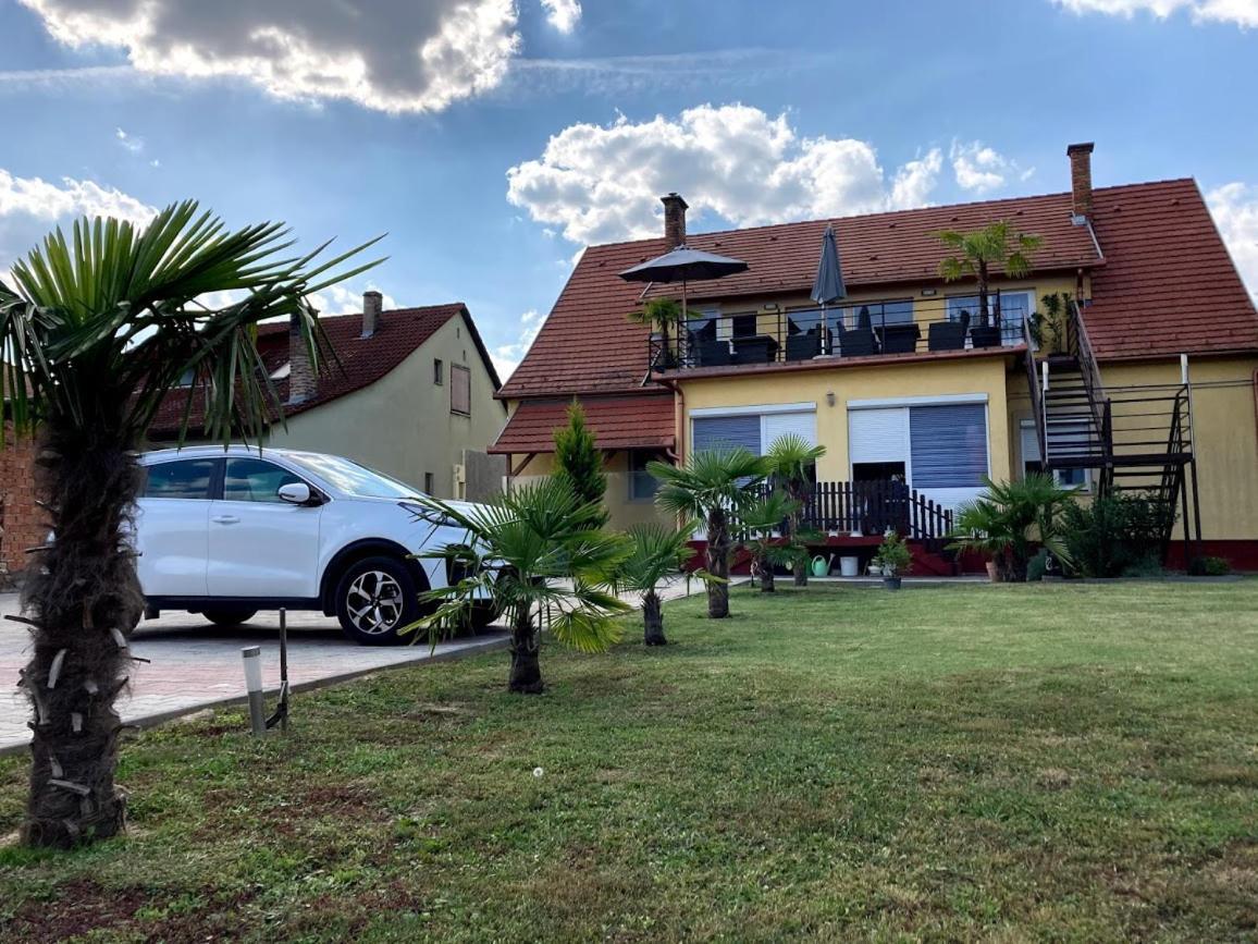 Rozé Vendégház Villány Exterior foto